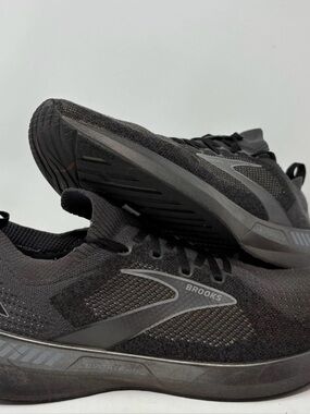 Brooks Levitate GTS 5 Men’s Running Black Shoes! Size 11 Medium D! GUC!